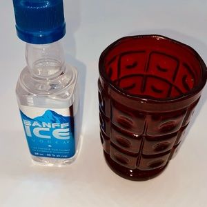 Thumbprint Dot Curcle Bulls Eyes in Square Red Glass